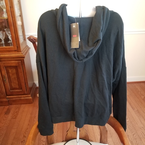 Levi's
Drop-Shoulder Batwing Graphic Hoodie
XL - Picture 3 of 6